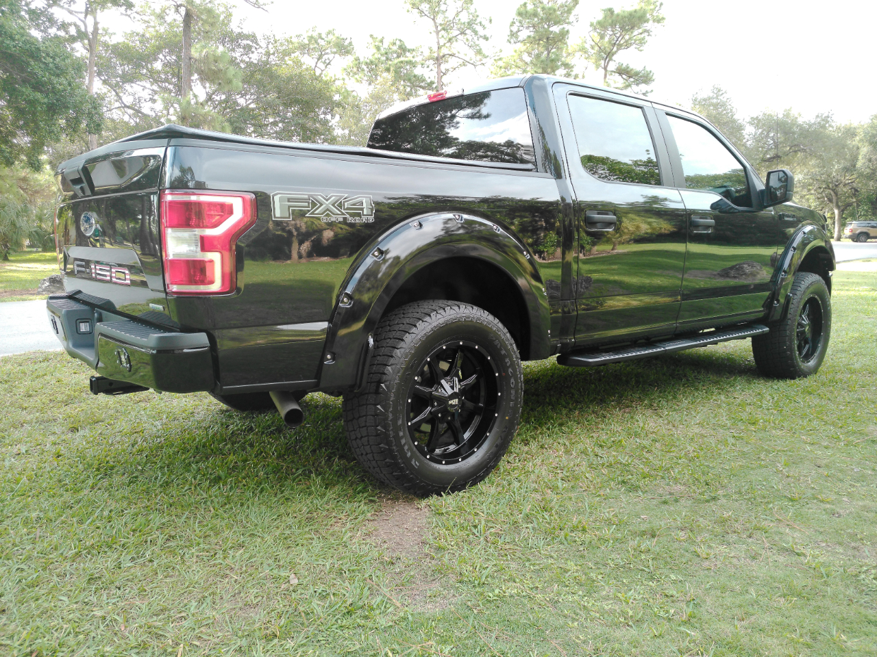 Ford F-150 4WD SuperCrew 145" FX4 2019
