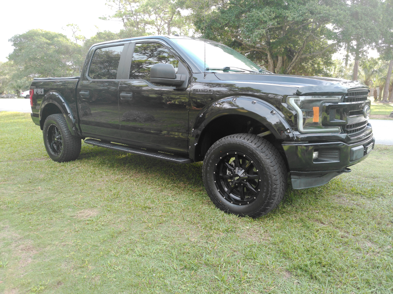 Ford F-150 4WD SuperCrew 145" FX4 2019
