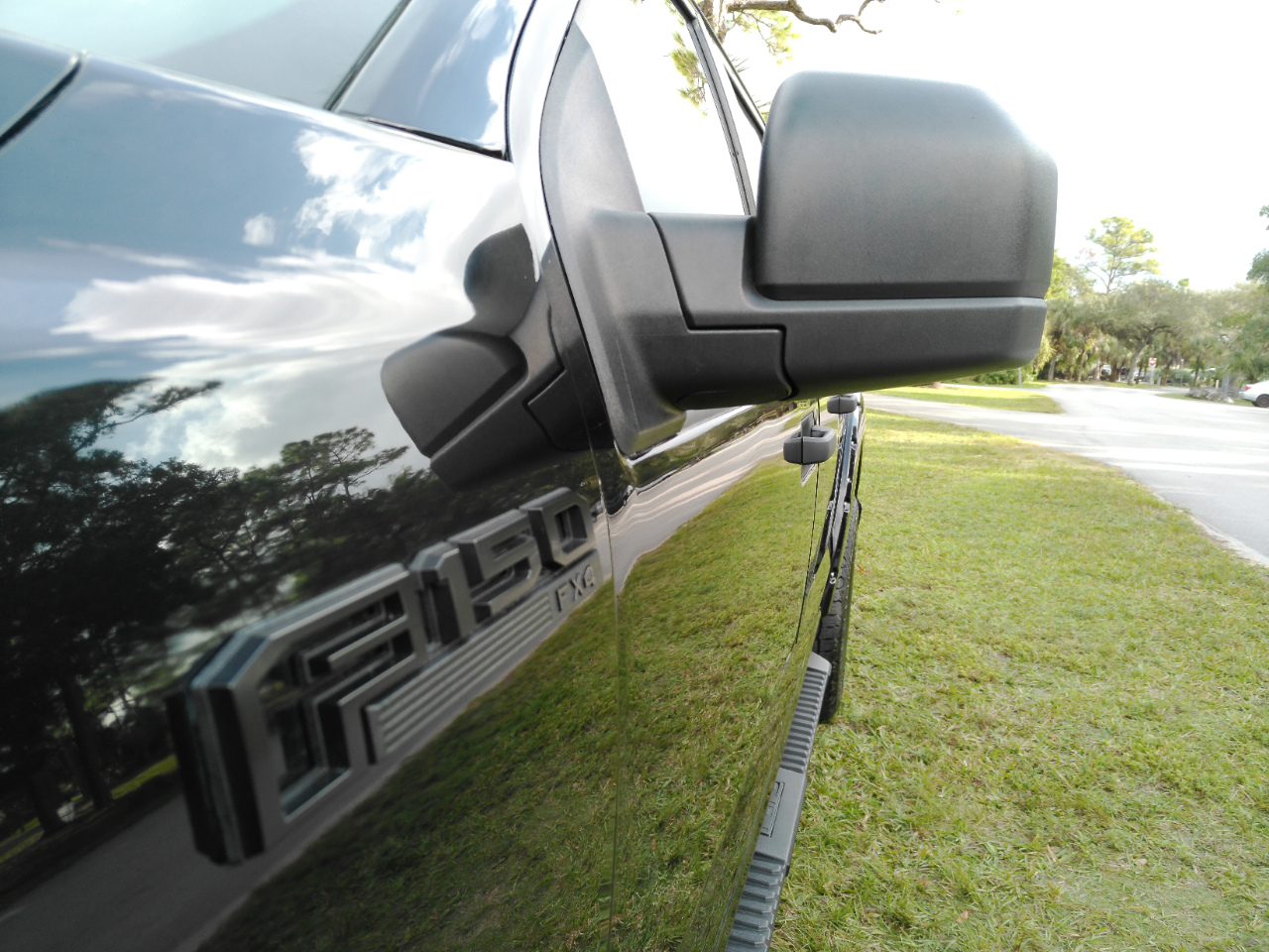 Ford F-150 4WD SuperCrew 145" FX4 2019