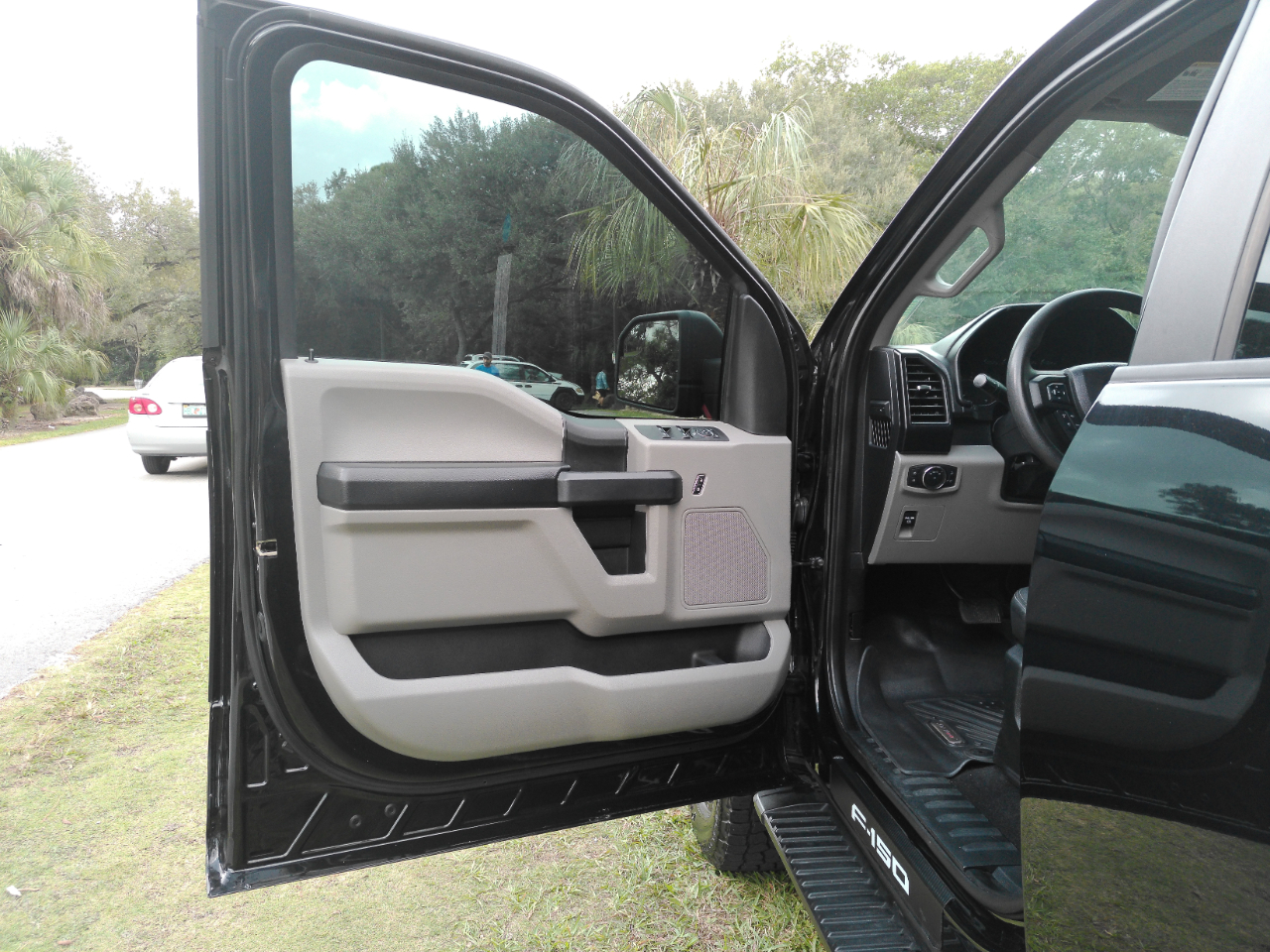 Ford F-150 4WD SuperCrew 145" FX4 2019