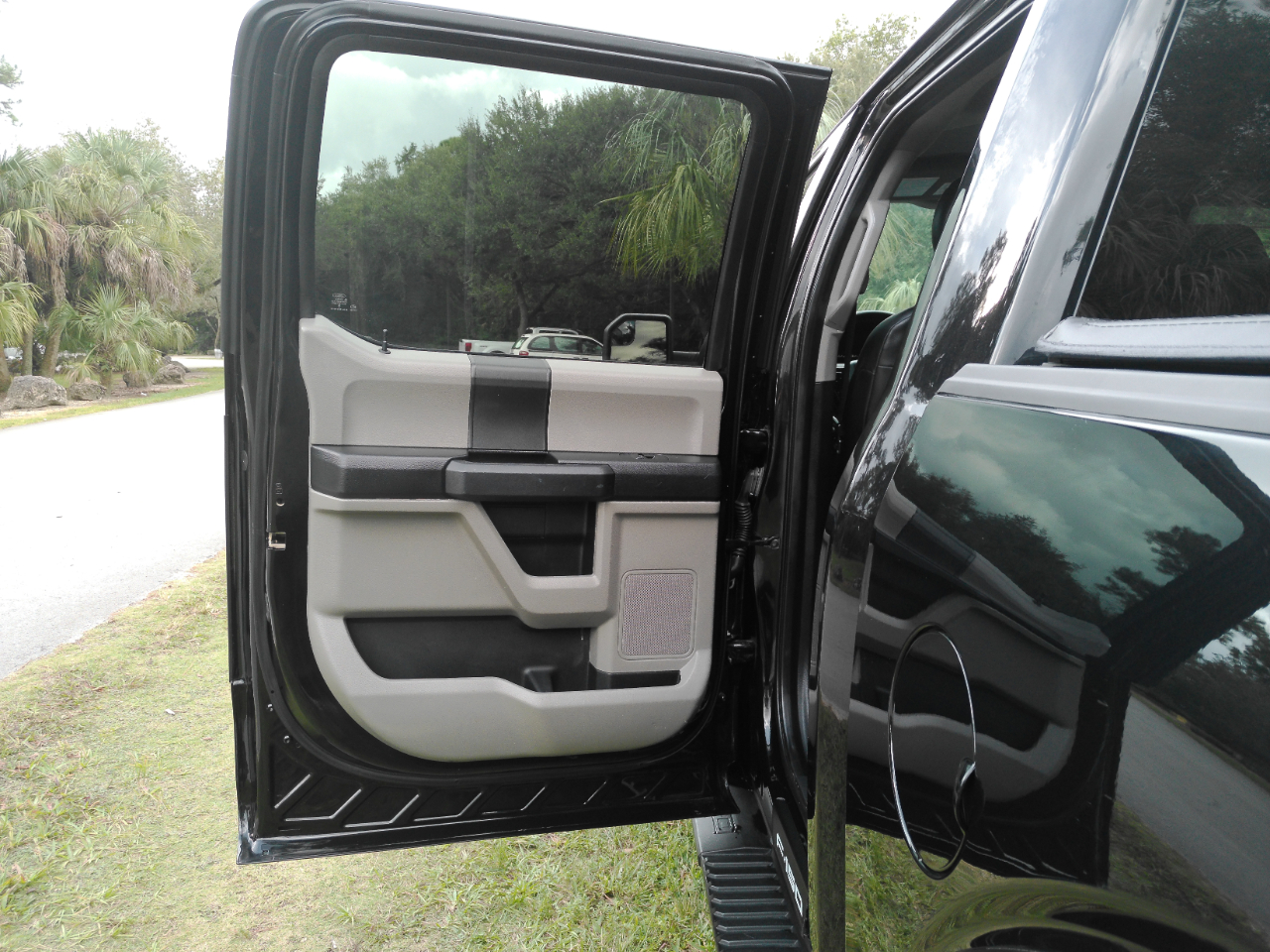 Ford F-150 4WD SuperCrew 145" FX4 2019