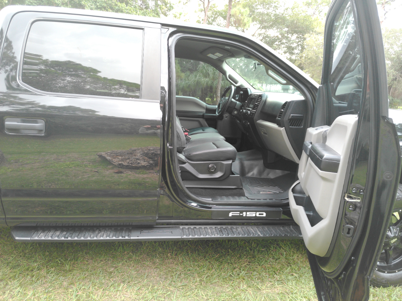 Ford F-150 4WD SuperCrew 145" FX4 2019