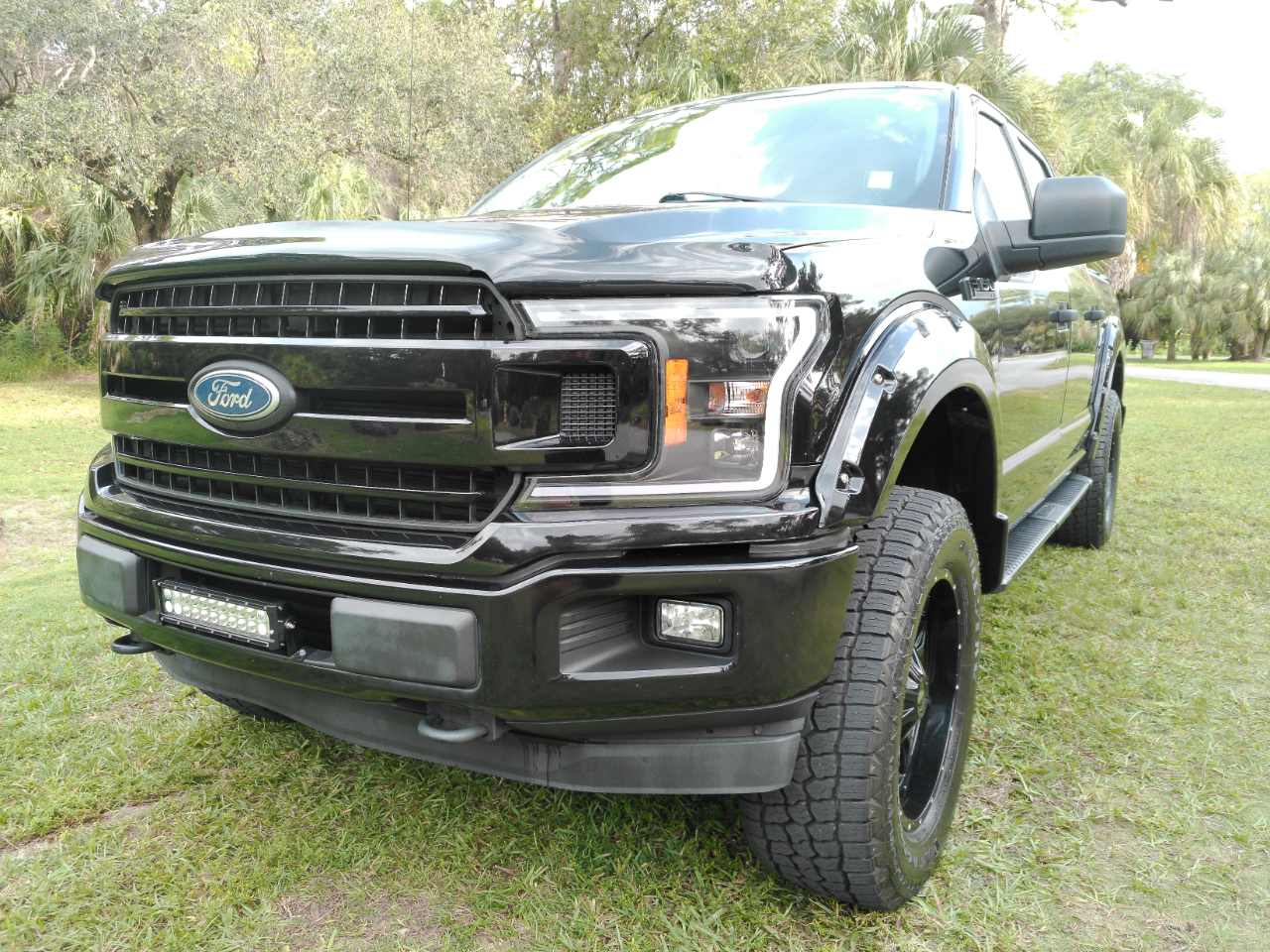 Ford F-150 4WD SuperCrew 145" FX4 2019