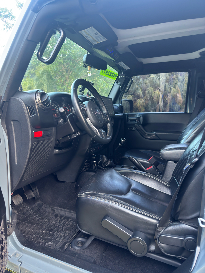 Jeep Wrangler Unlimited 4WD 4dr Rubicon X 2014