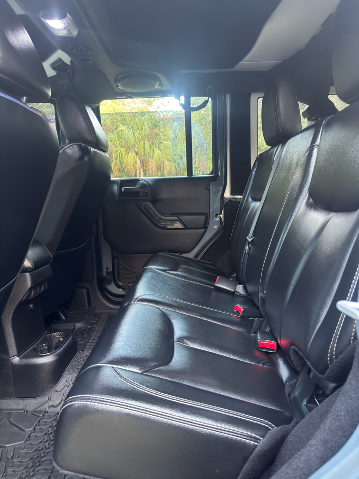 Jeep Wrangler Unlimited 4WD 4dr Rubicon X 2014