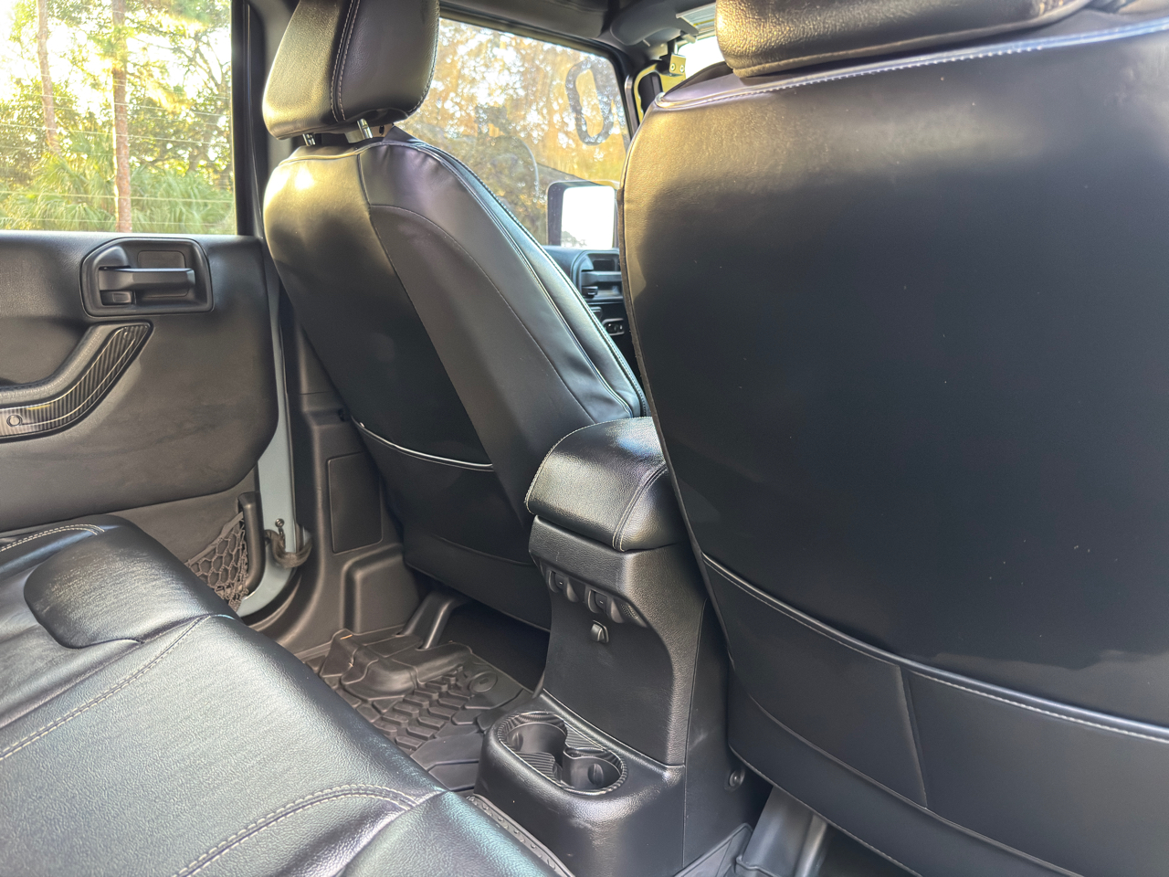 Jeep Wrangler Unlimited 4WD 4dr Rubicon X 2014