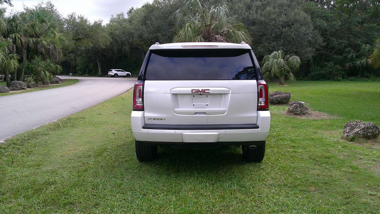 GMC Yukon 2WD 4dr SLT 2017 GMC Yukon 2WD 4dr SLT 2017