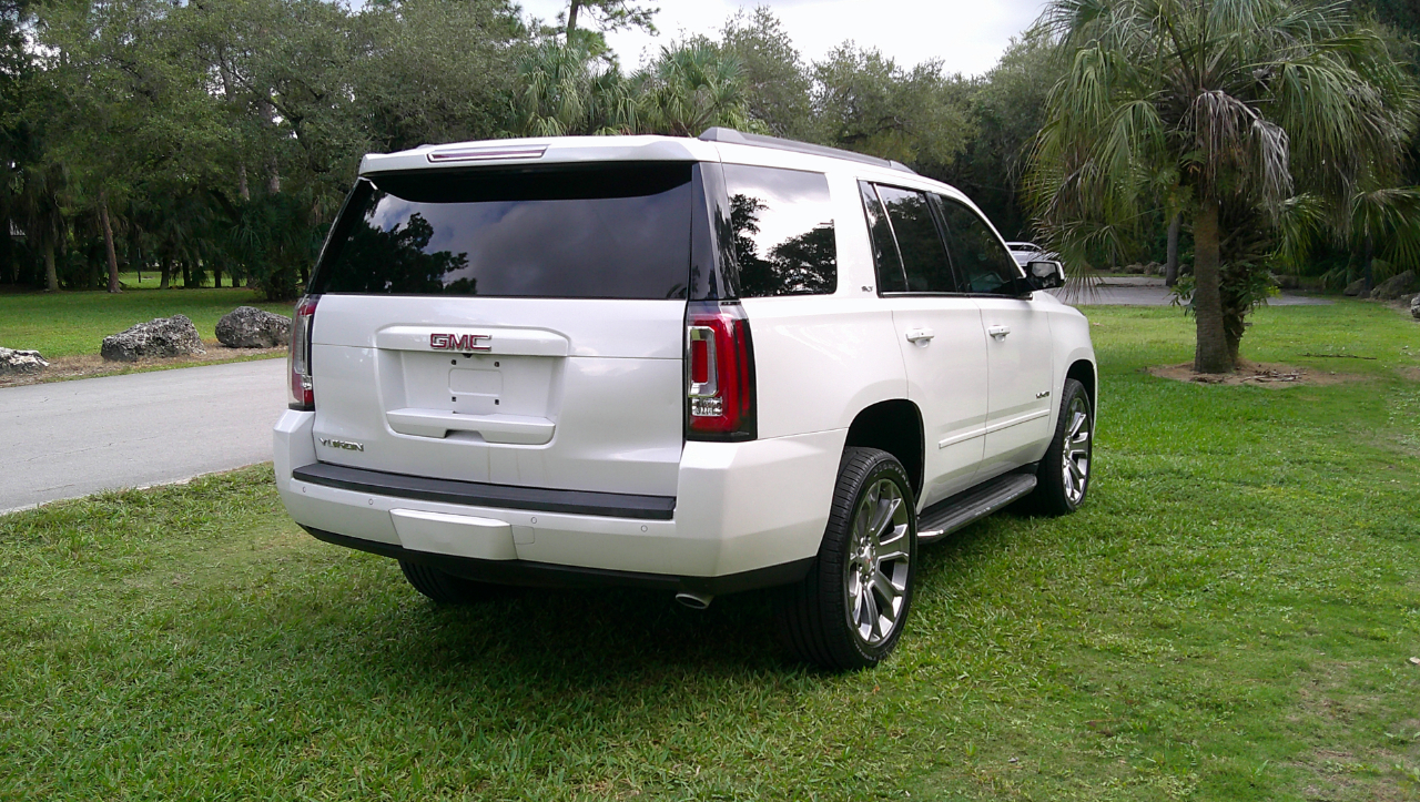 GMC Yukon 2WD 4dr SLT 2017 GMC Yukon 2WD 4dr SLT 2017