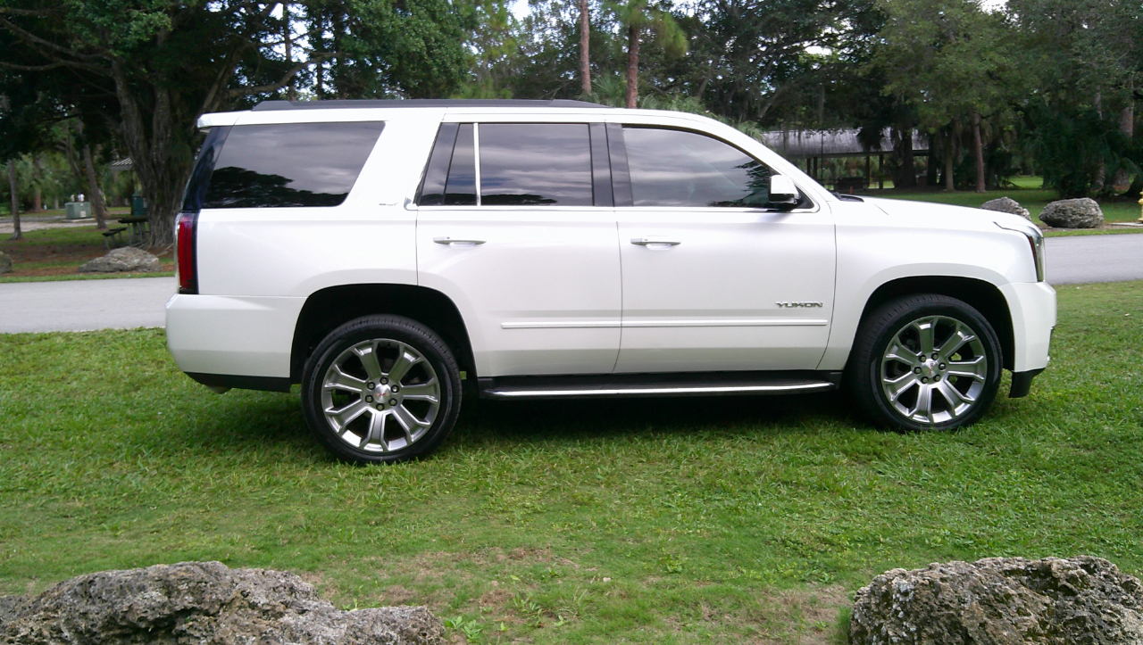 GMC Yukon 2WD 4dr SLT 2017 GMC Yukon 2WD 4dr SLT 2017