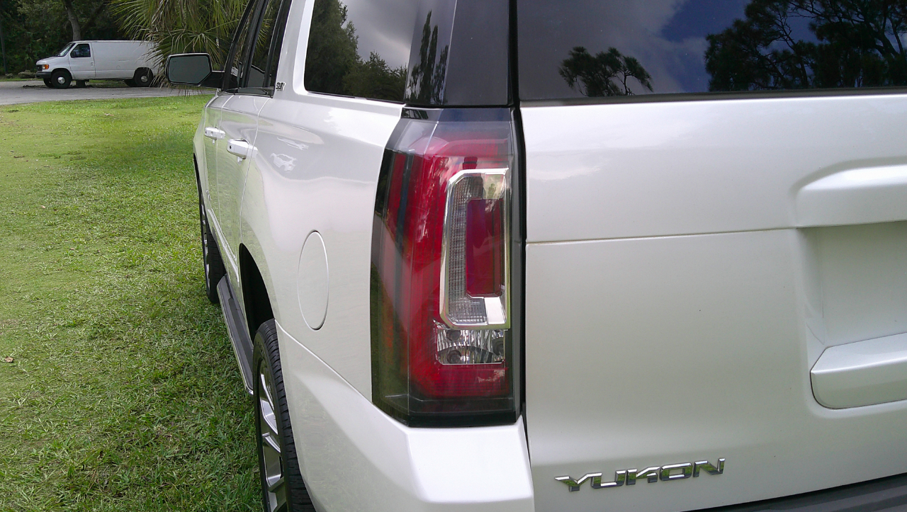 GMC Yukon 2WD 4dr SLT 2017 GMC Yukon 2WD 4dr SLT 2017