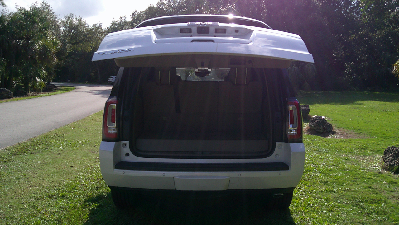 GMC Yukon 2WD 4dr SLT 2017 GMC Yukon 2WD 4dr SLT 2017