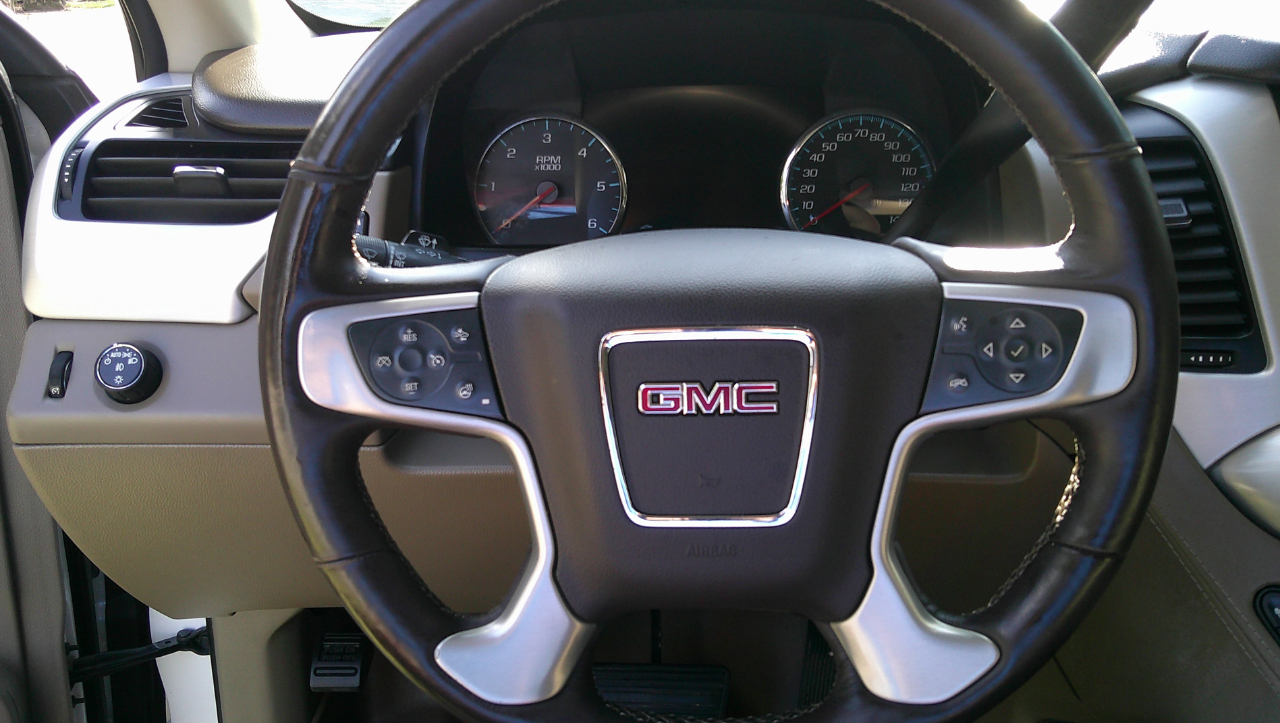 GMC Yukon 2WD 4dr SLT 2017 GMC Yukon 2WD 4dr SLT 2017