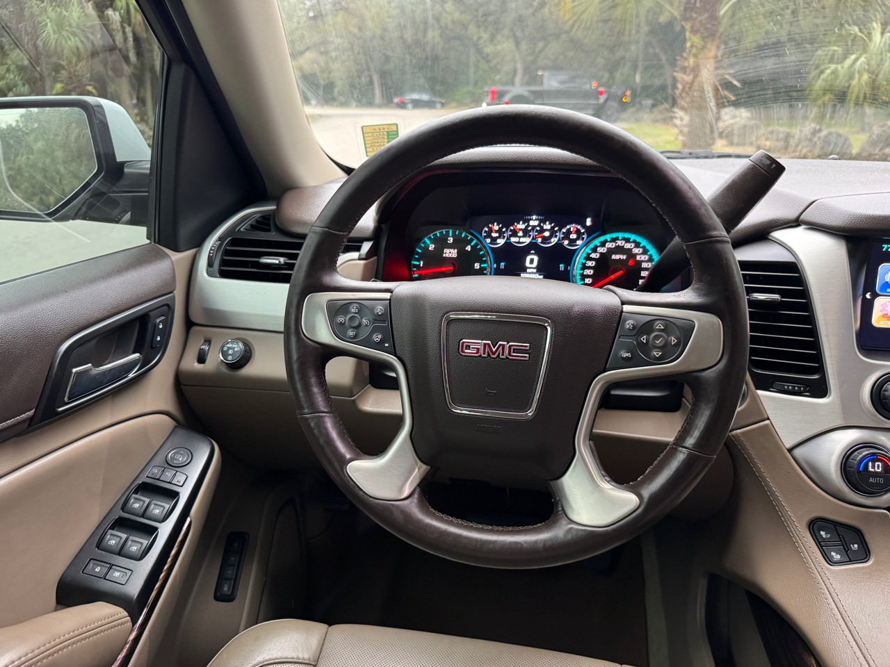 GMC Yukon SLT 2017