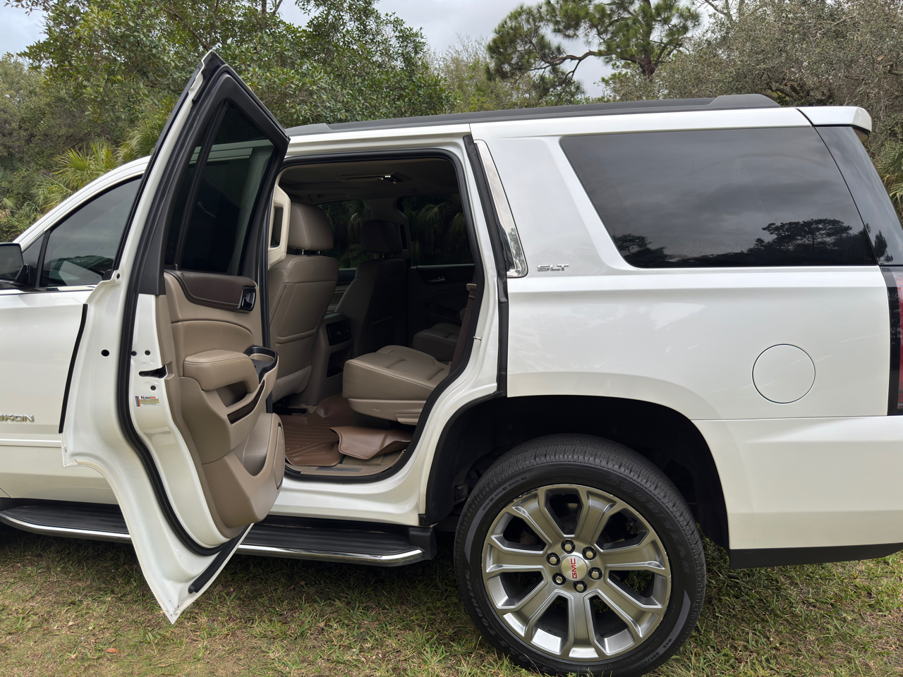 GMC Yukon SLT 2017