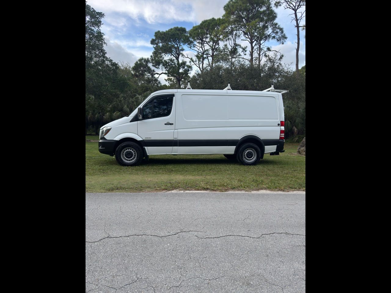 Mercedes-Benz Sprinter Cargo Vans RWD 2500 144" Worker 2016