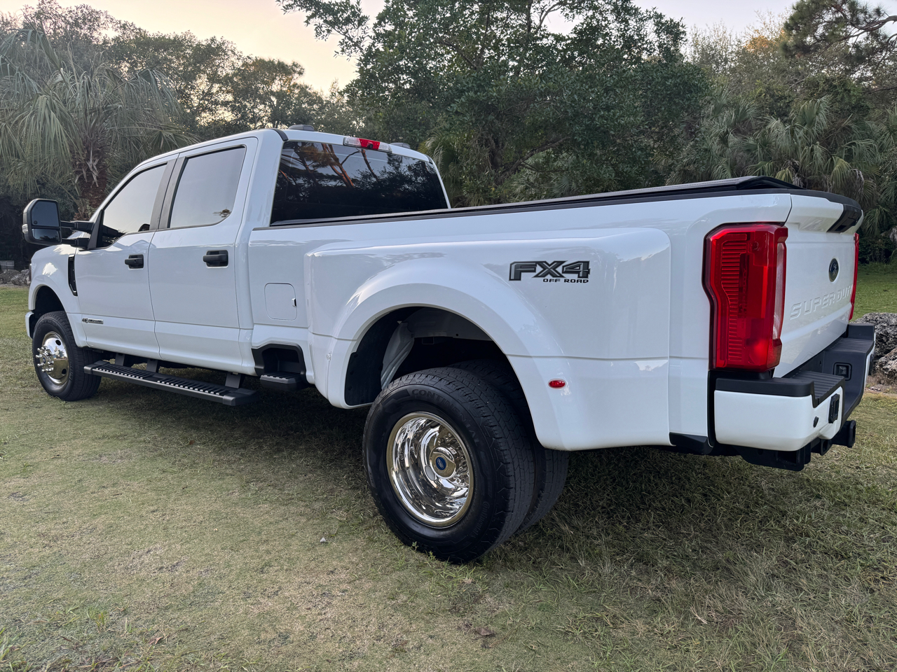 Ford Super Duty F-350 DRW  2022