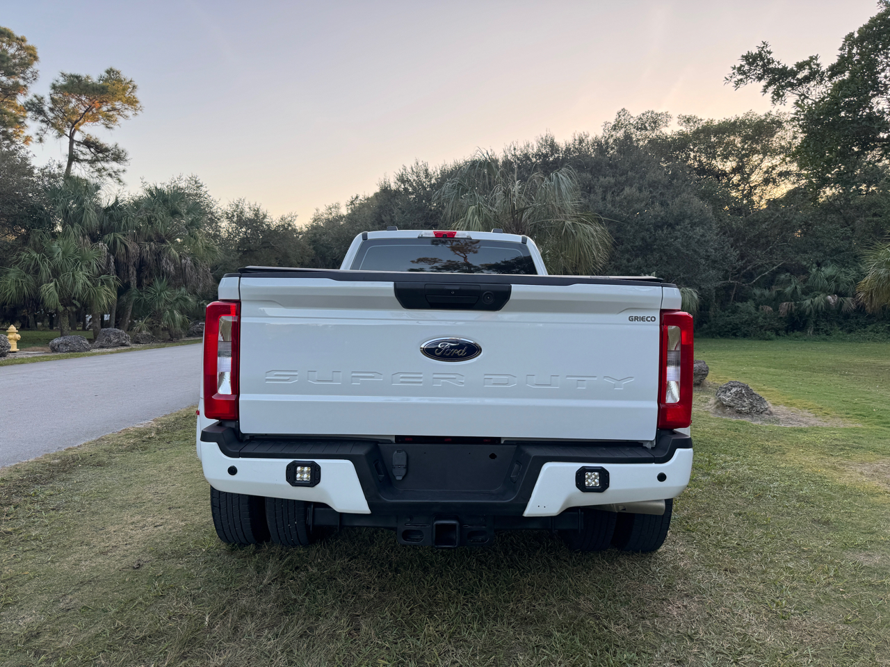 Ford Super Duty F-350 DRW  2022