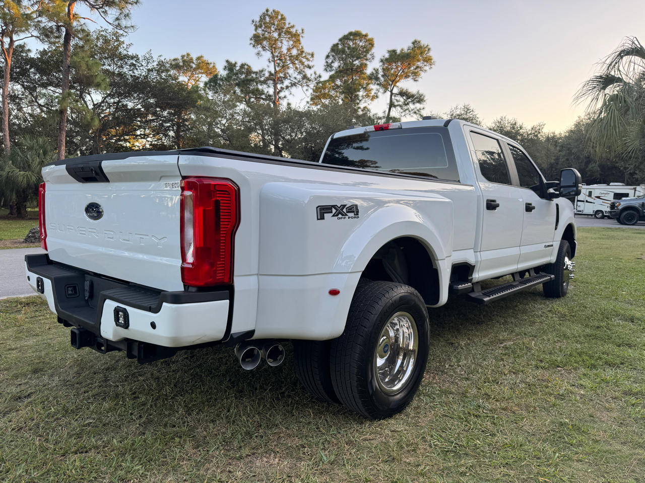 Ford Super Duty F-350 DRW  2022