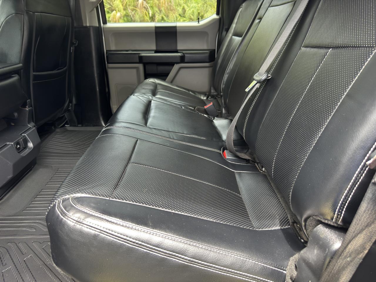 Ford Super Duty F-350 DRW  2022