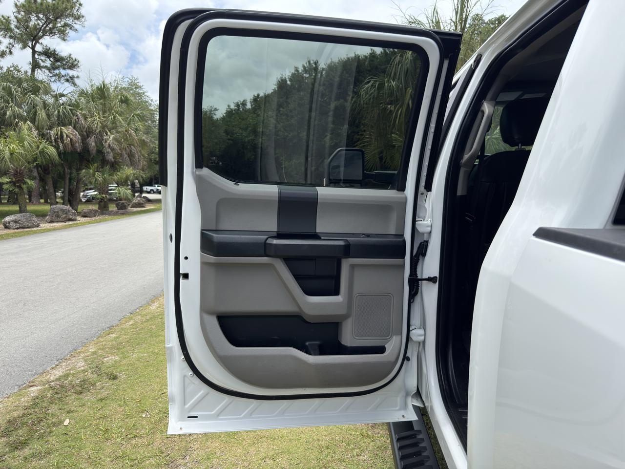 Ford Super Duty F-350 DRW  2022
