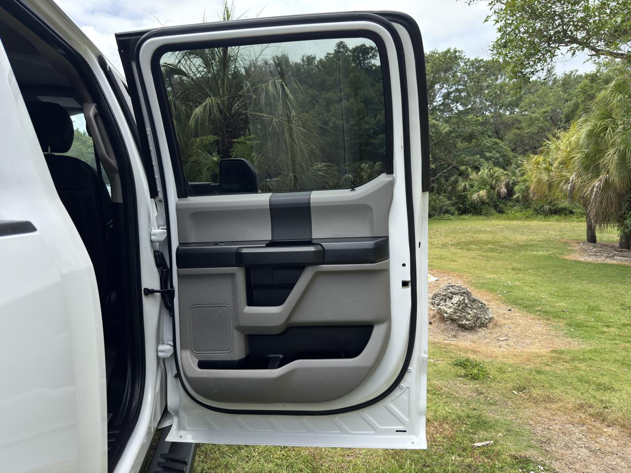 Ford Super Duty F-350 DRW  2022