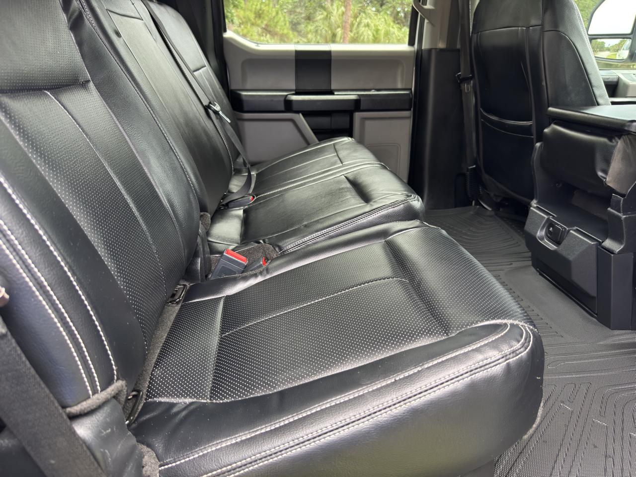 Ford Super Duty F-350 DRW  2022