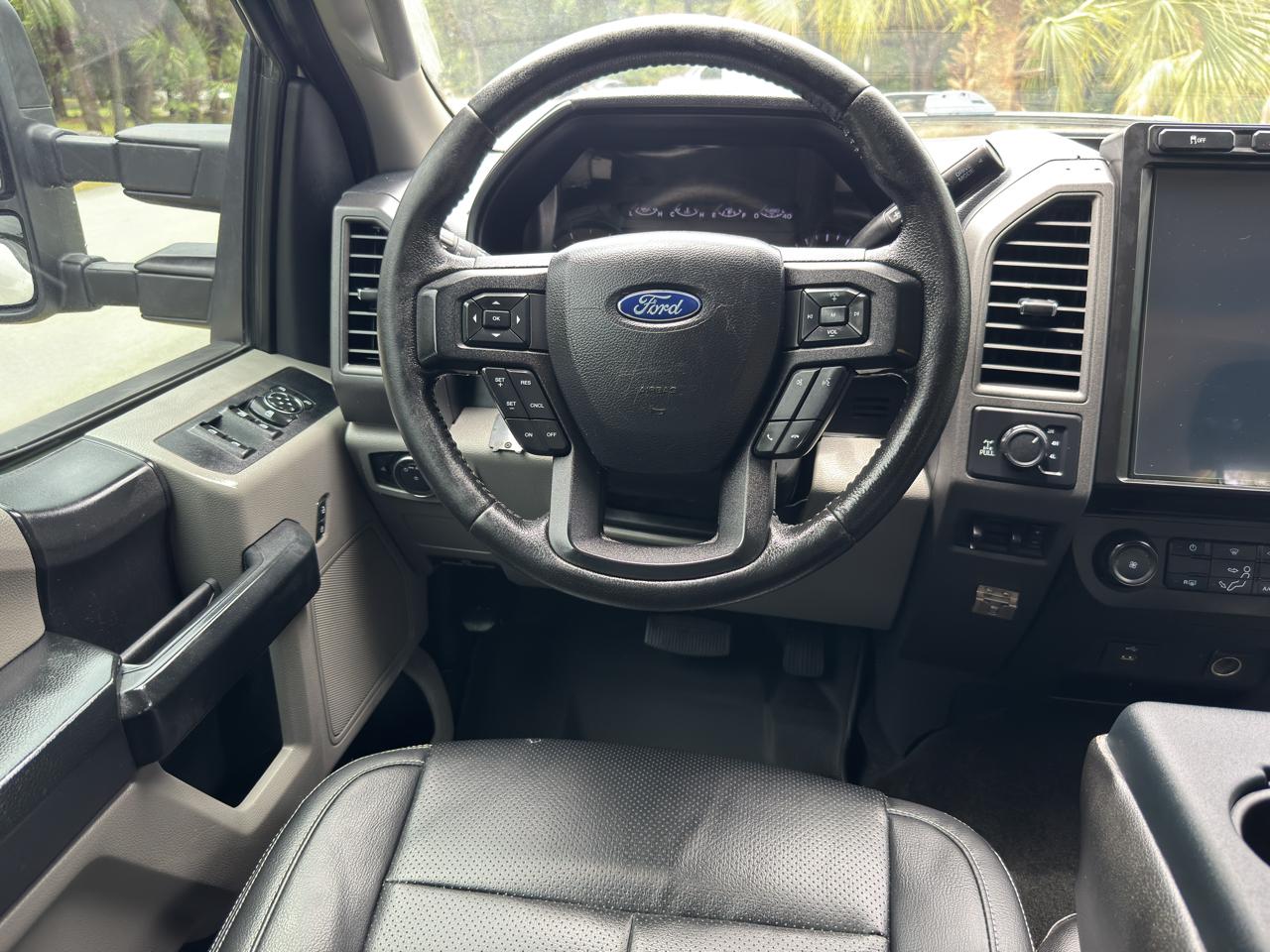 Ford Super Duty F-350 DRW  2022