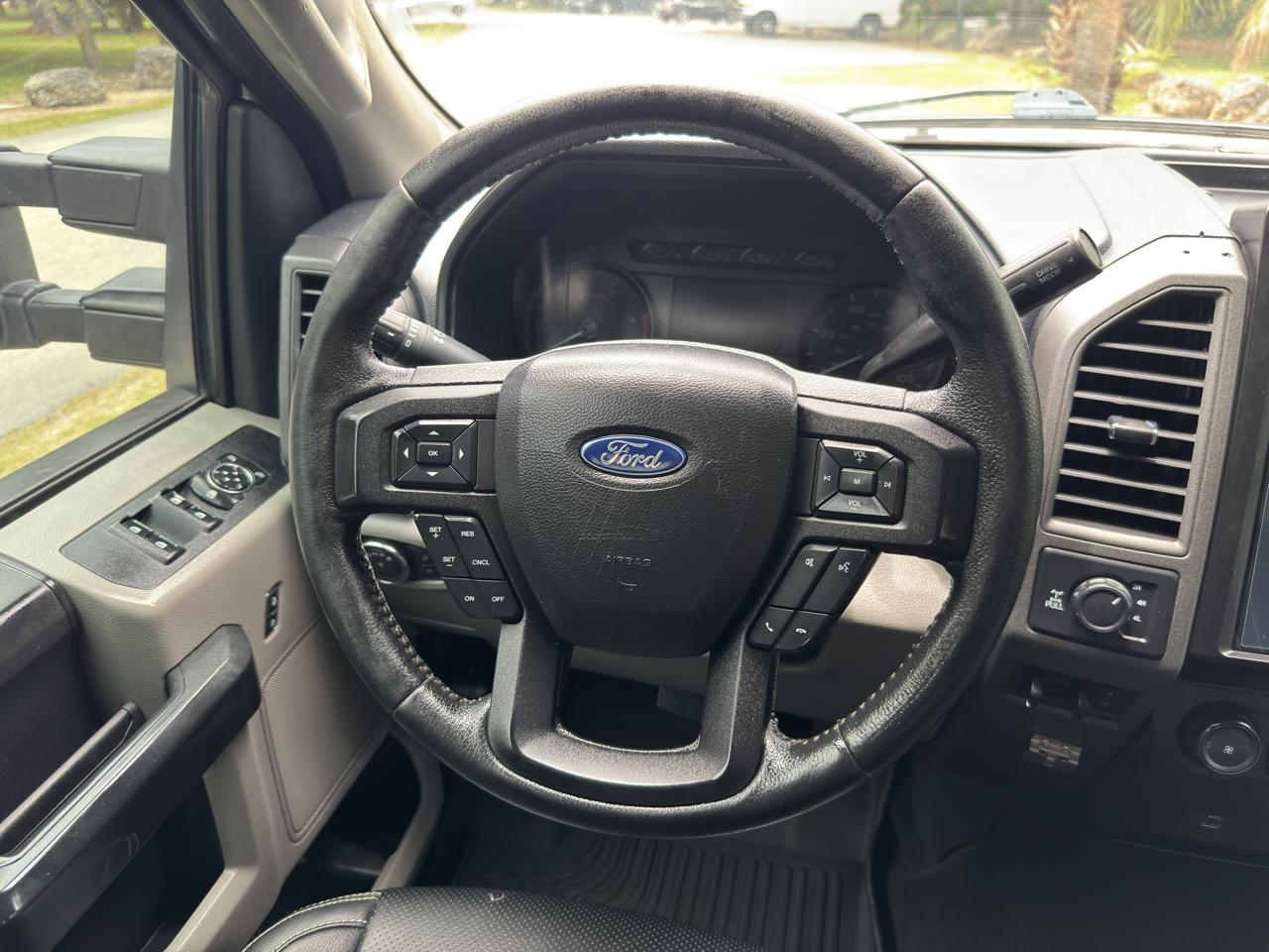 Ford Super Duty F-350 DRW  2022