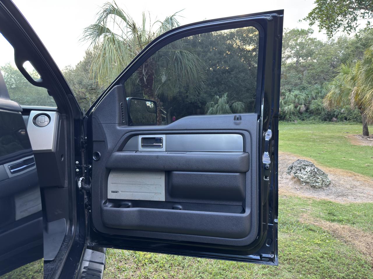 Ford F-150 2WD SuperCrew 145" FX2 Sport 2013