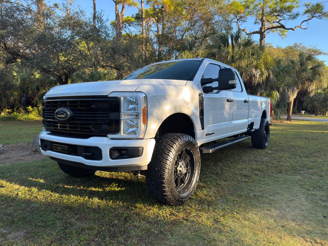 Ford Super Duty F-350 SRW  2023