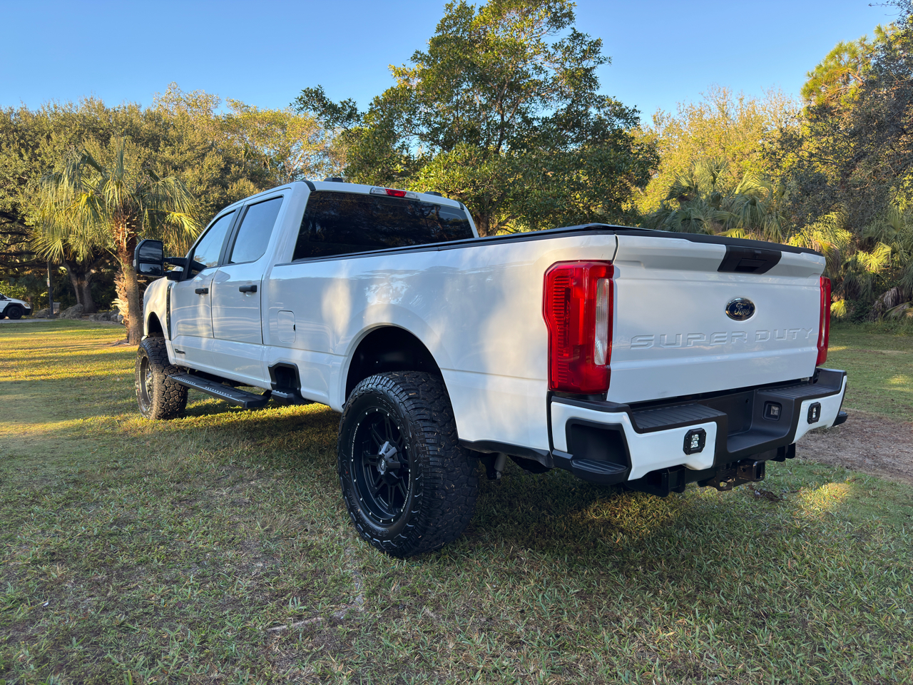 Ford Super Duty F-350 SRW  2023