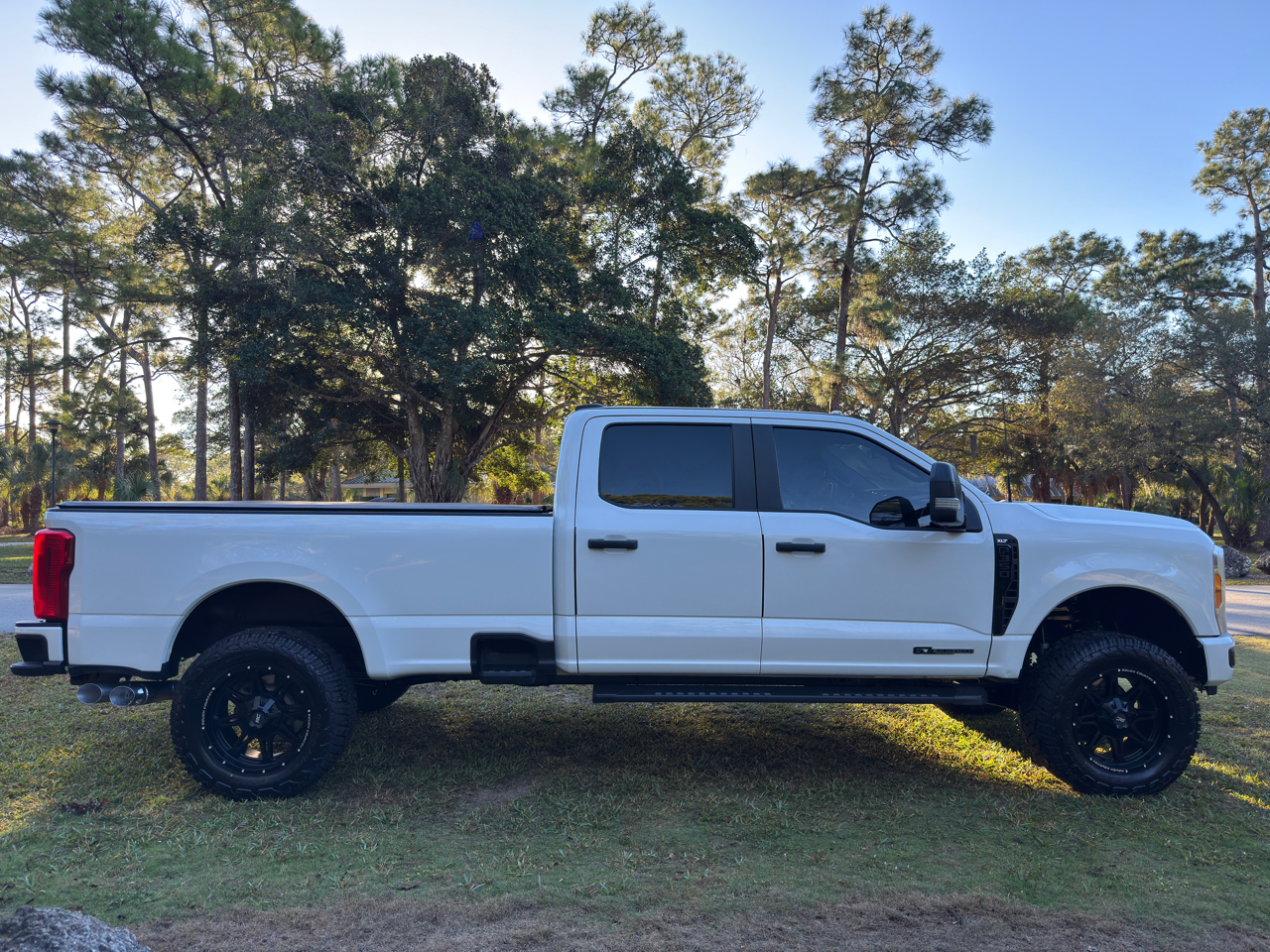 Ford Super Duty F-350 SRW  2023