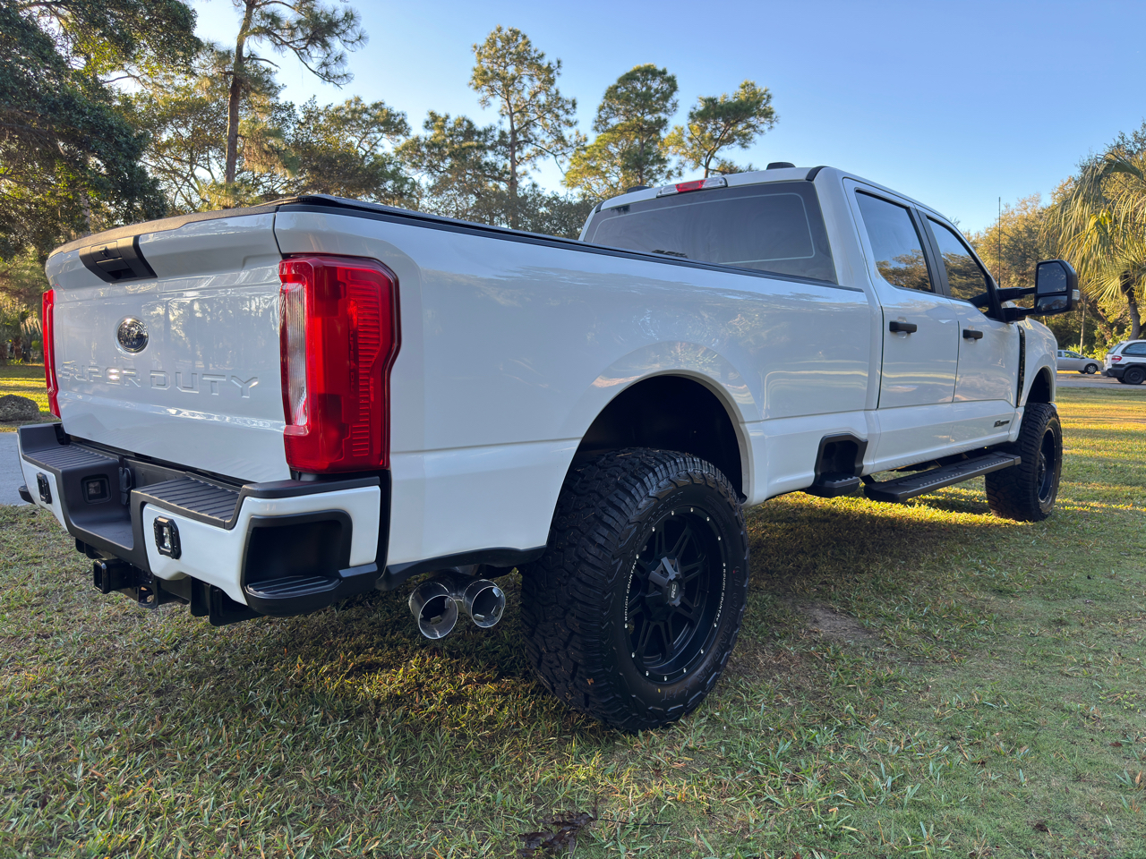 Ford Super Duty F-350 SRW  2023