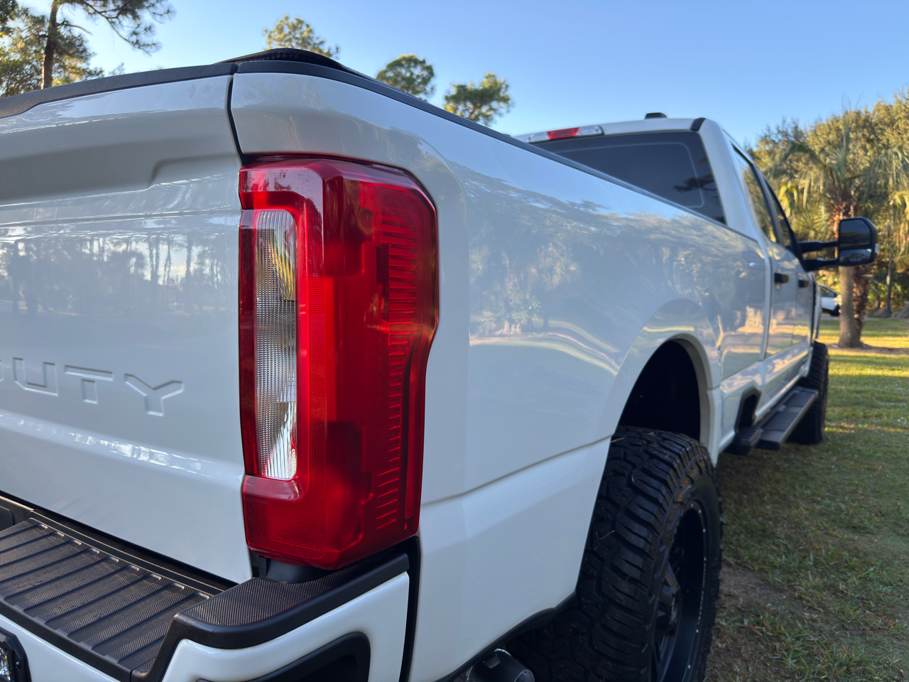 Ford Super Duty F-350 SRW  2023