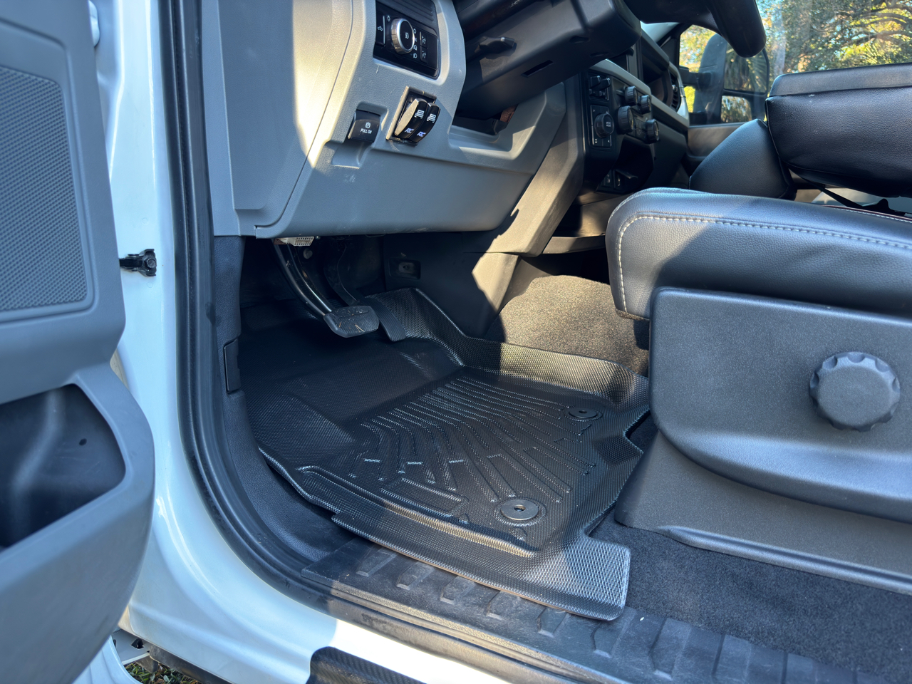 Ford Super Duty F-350 SRW  2023