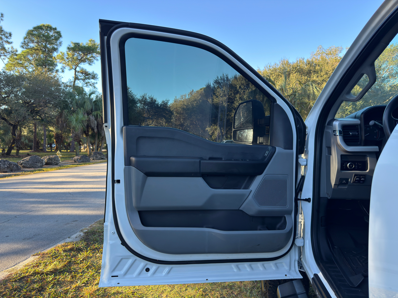 Ford Super Duty F-350 SRW  2023