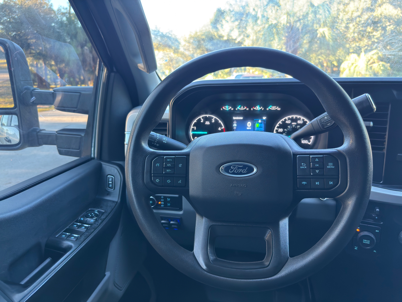 Ford Super Duty F-350 SRW  2023