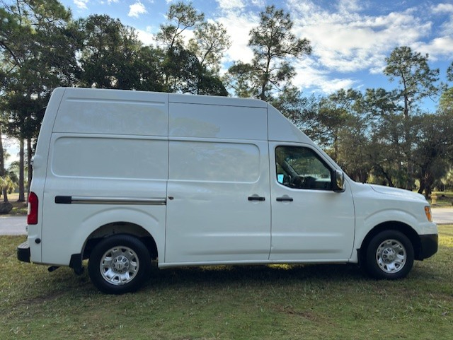 Nissan NV Cargo NV2500 HD High Roof V8 SV 2021