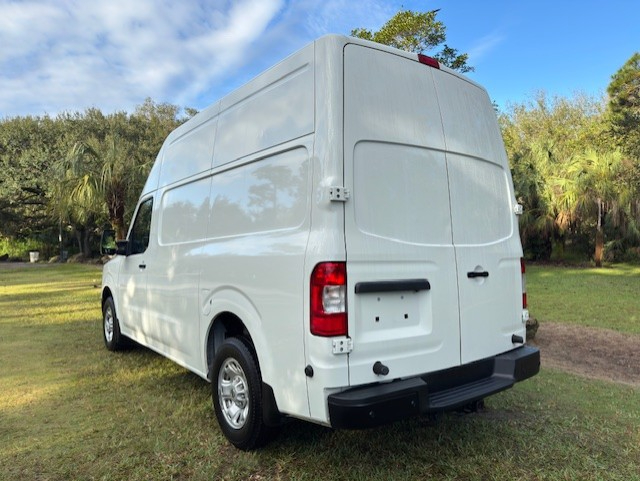 Nissan NV Cargo NV2500 HD High Roof V8 SV 2021