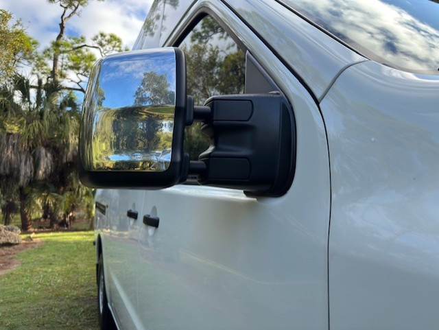 Nissan NV Cargo NV2500 HD High Roof V8 SV 2021