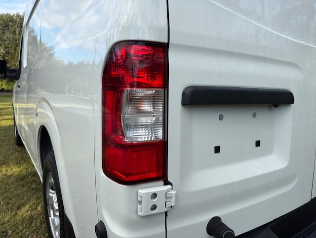 Nissan NV Cargo NV2500 HD High Roof V8 SV 2021