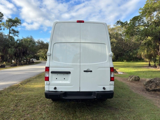 Nissan NV Cargo NV2500 HD High Roof V8 SV 2021