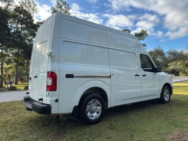 Nissan NV Cargo NV2500 HD High Roof V8 SV 2021