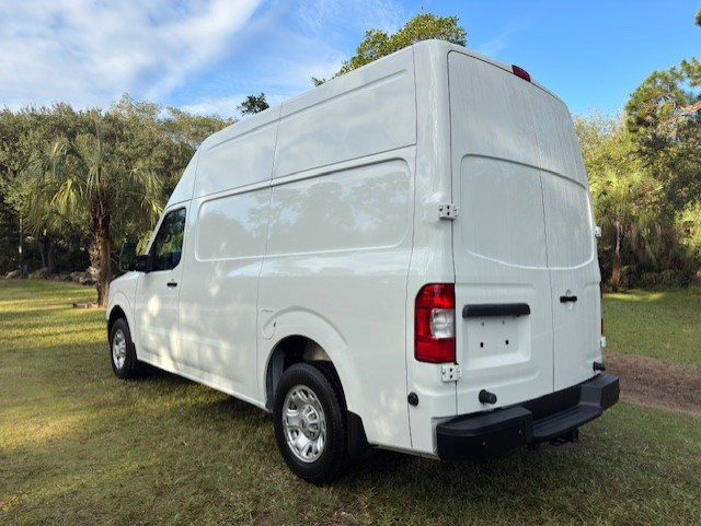 Nissan NV Cargo NV2500 HD High Roof V8 SV 2021