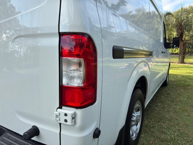 Nissan NV Cargo NV2500 HD High Roof V8 SV 2021