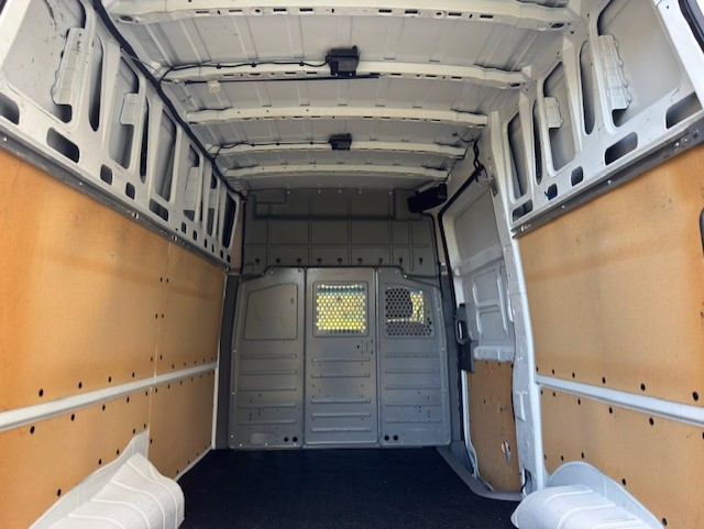 Nissan NV Cargo NV2500 HD High Roof V8 SV 2021