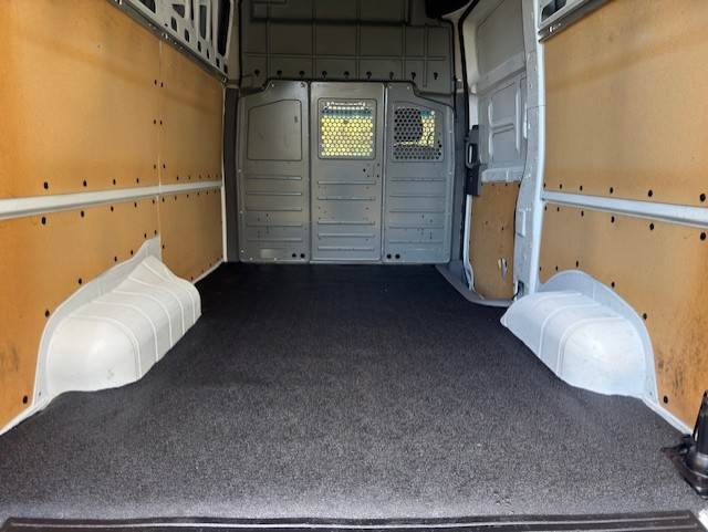 Nissan NV Cargo NV2500 HD High Roof V8 SV 2021