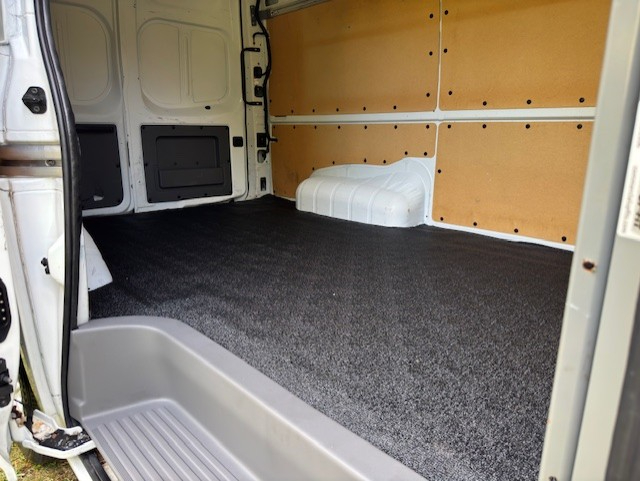 Nissan NV Cargo NV2500 HD High Roof V8 SV 2021