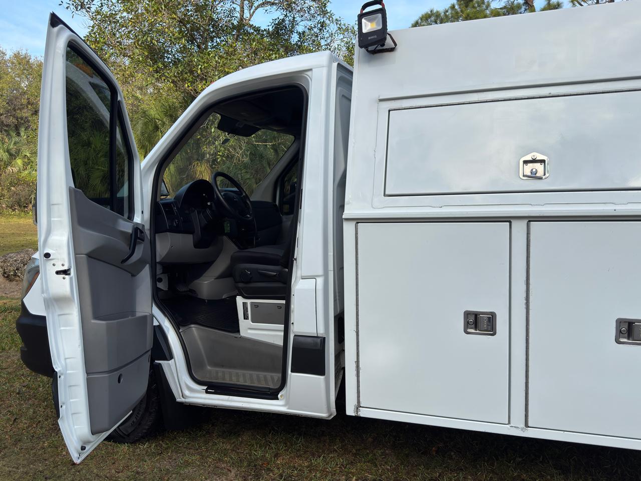 Freightliner Sprinter Chassis-Cabs 2WD Reg Cab 144" WB 2016