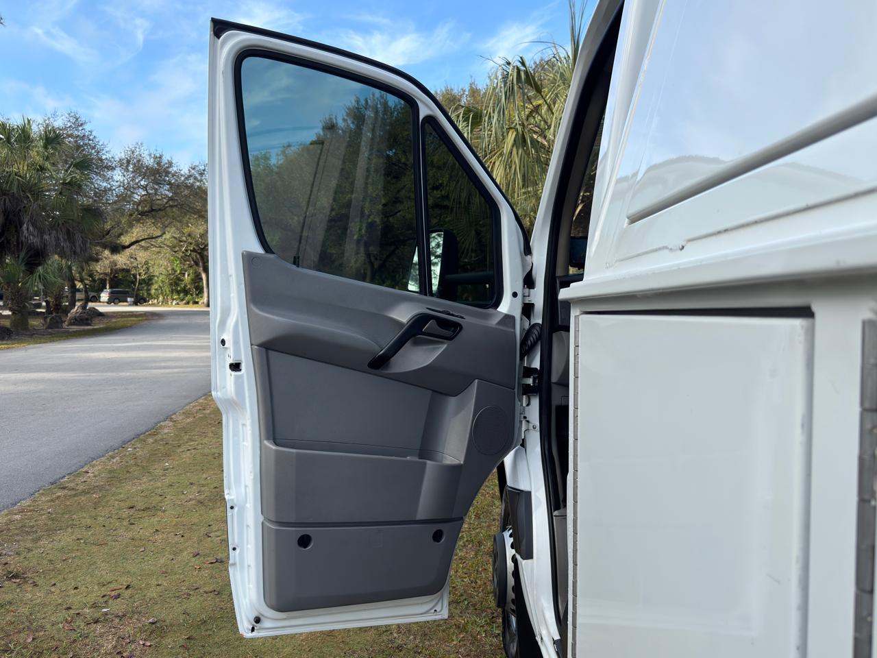 Freightliner Sprinter Chassis-Cabs 2WD Reg Cab 144" WB 2016